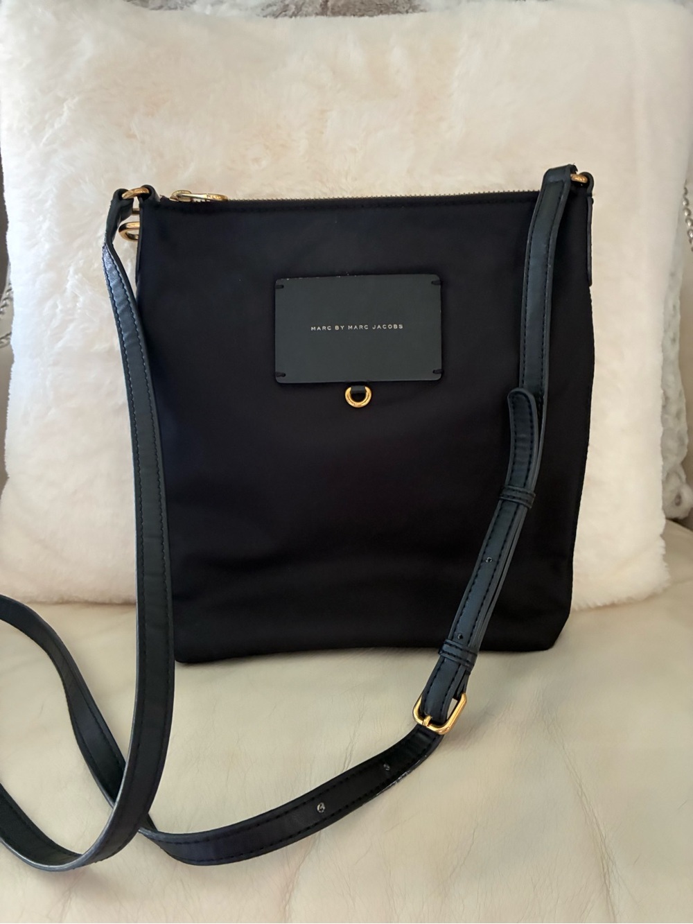 MARC JACOBS NYLON,  Like  NEW, Crossbody Bag! Beautiful! 👜👜👜